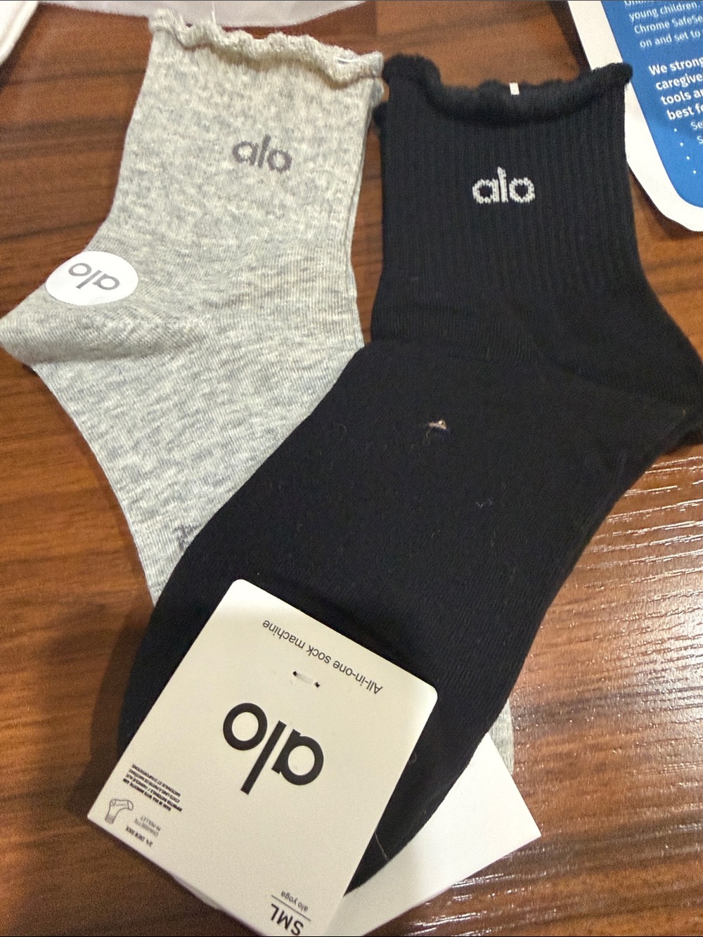 ALO Yoga Men's Ankle Socks - Black & Light Gray Duo